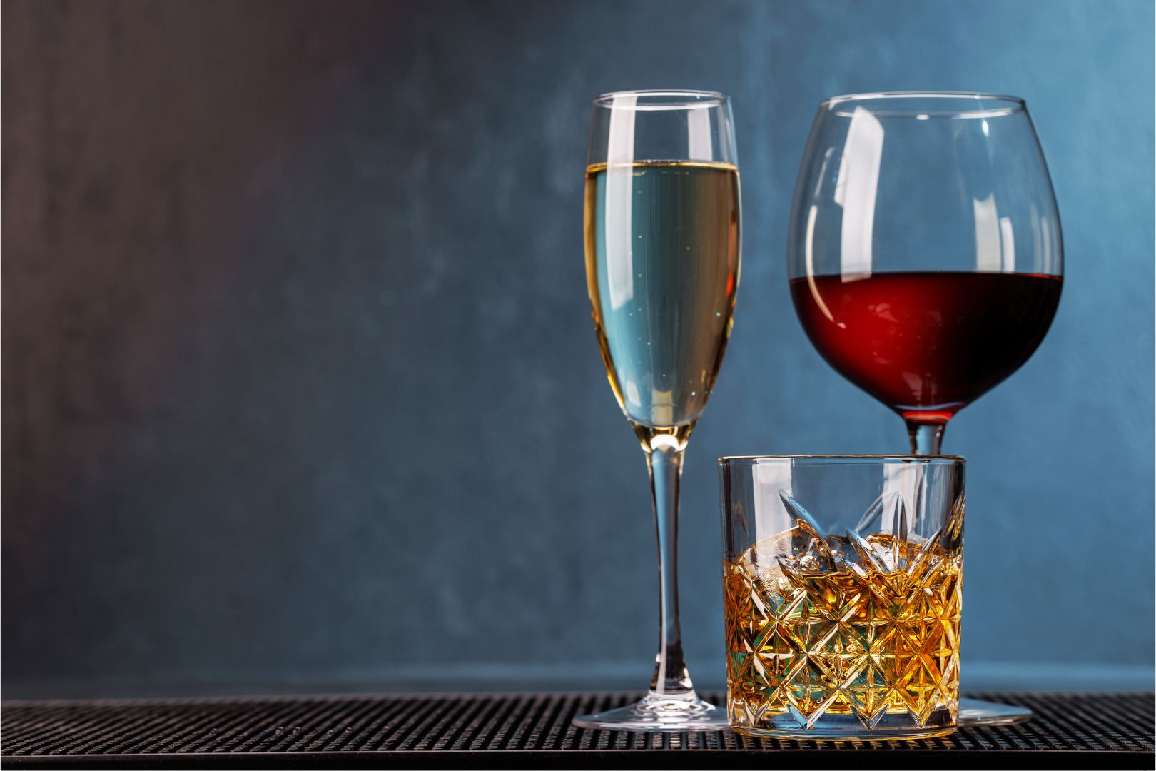 como escolher entre vinhos e whiskys